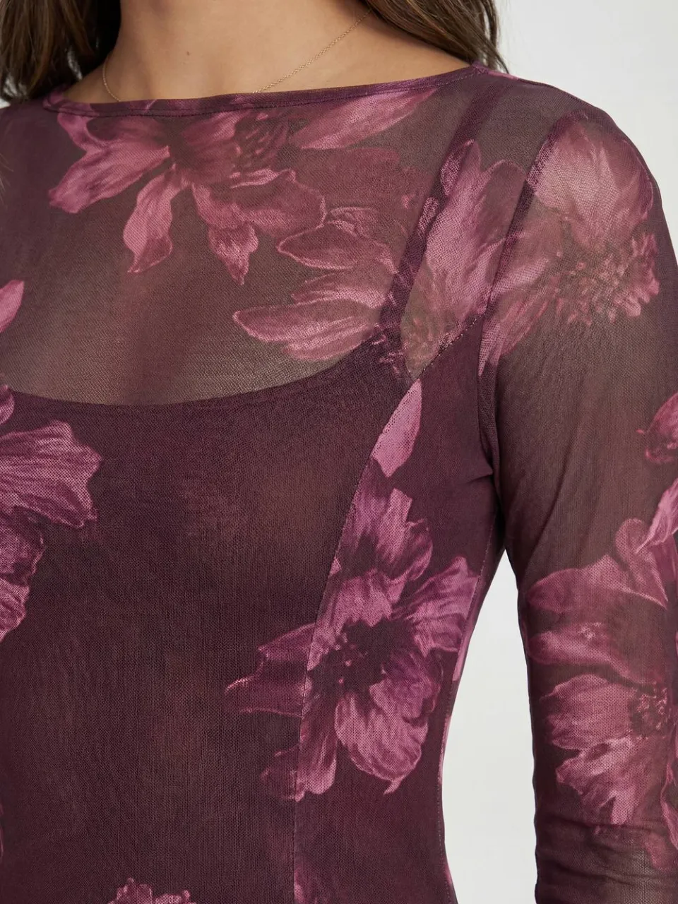 boohoo Dames Lange Jurk Met Slash-hals, Bloemenprint En Godet Zoom In Midaxi-lengte bordeaux rood, foto 2