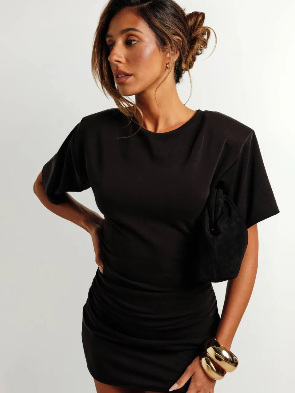 boohoo Dames Premium Jersey T-shirtjurk Met Schoudervulling En Geplooid Detail zwart, foto 2