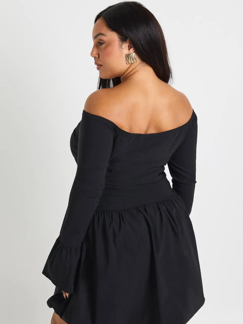 boohoo Dames Plus Pofbal Uitlopende Mouw Bardot Mini Jurk zwart, foto 3