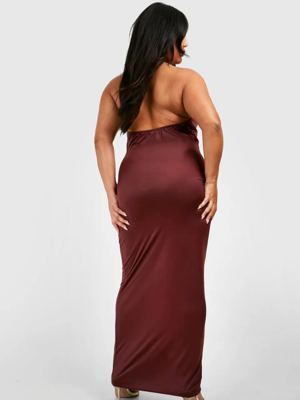 boohoo Dames Plus Drape Halterneck Slinky Maxi Jurk kersen, foto 2