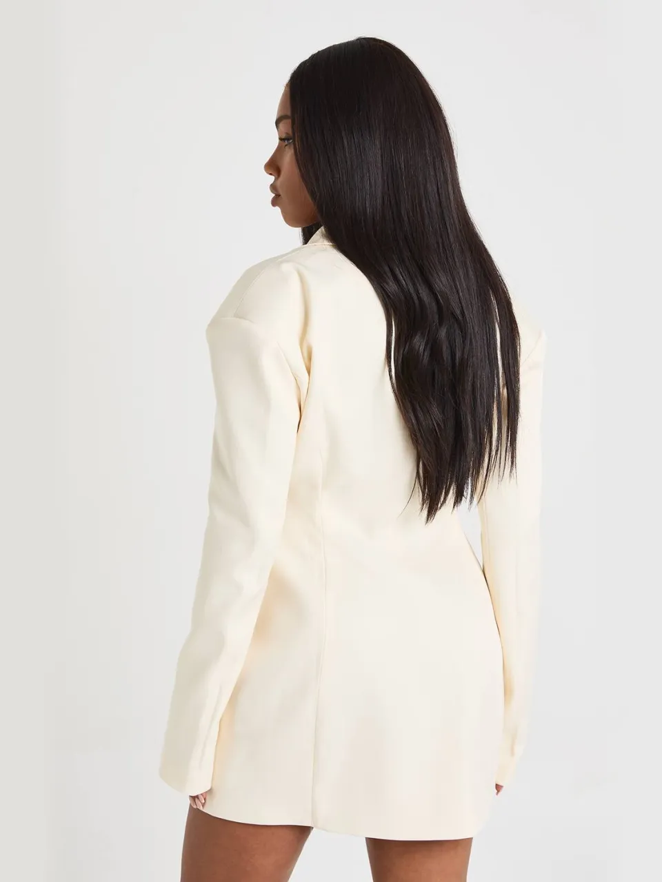 boohoo Dames Gestructureerde knopdetail blazerjurk crème, foto 2