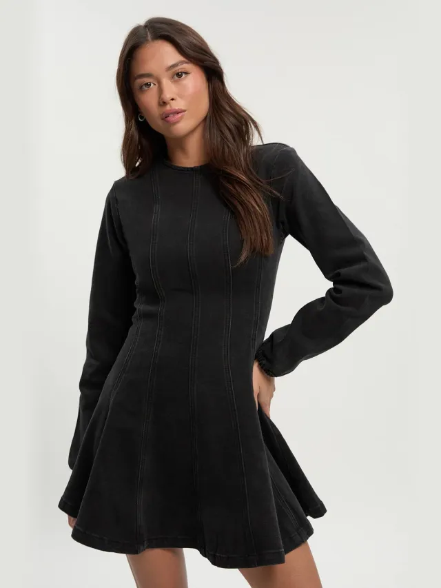 boohoo Dames Denimjurk met lange mouwen en naaddetails