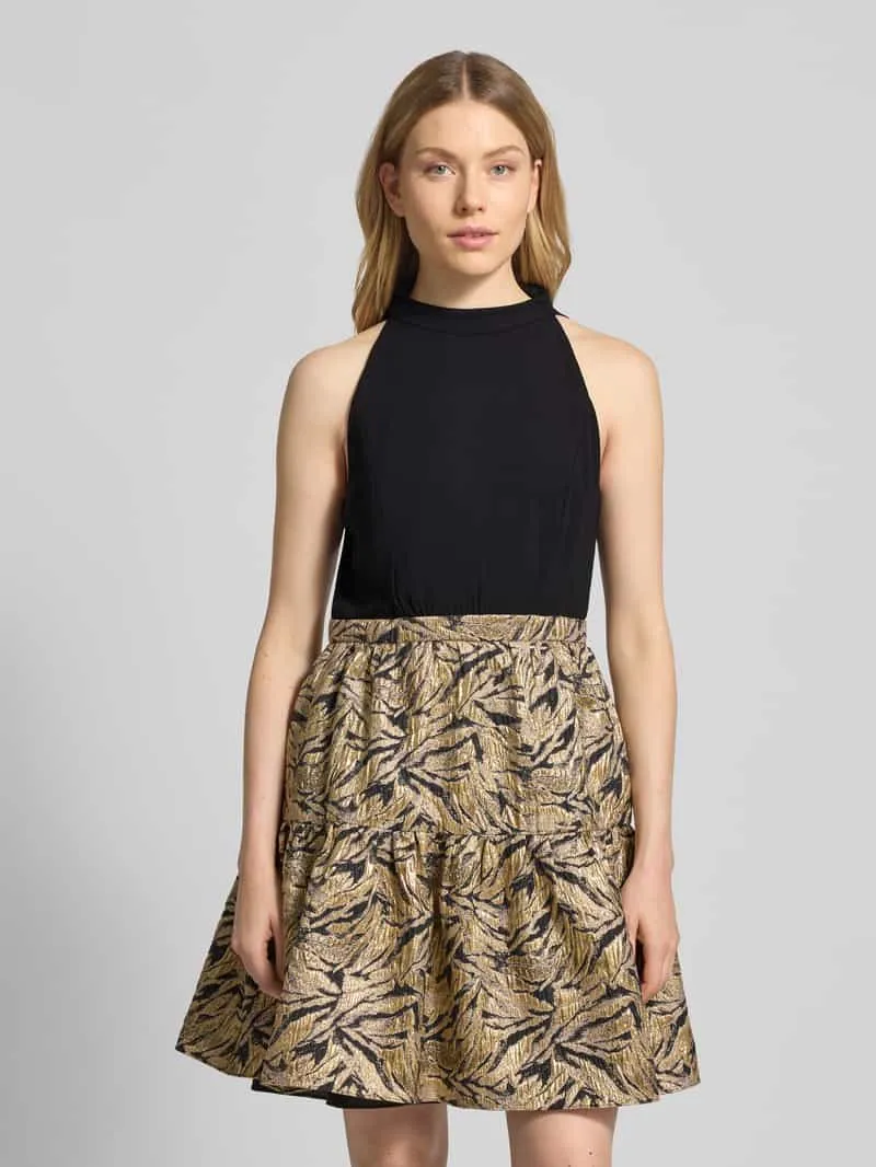 Adrianna Papell Cocktailjurk in 2-in-1-look. Zwart