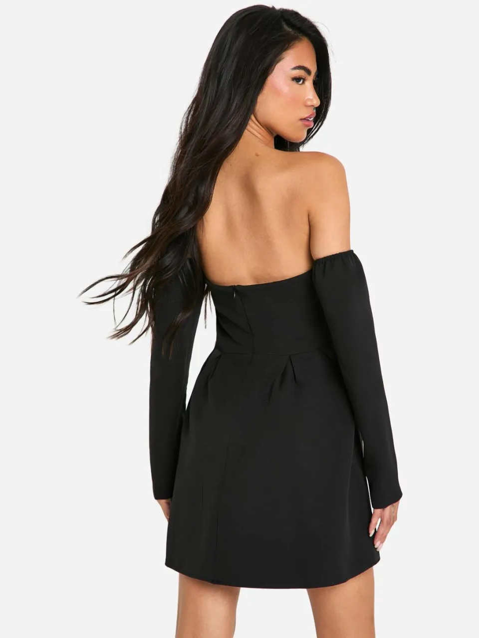boohoo Dames A-lijn Bardot mini-jurk met lange mouwen zwart, foto 2