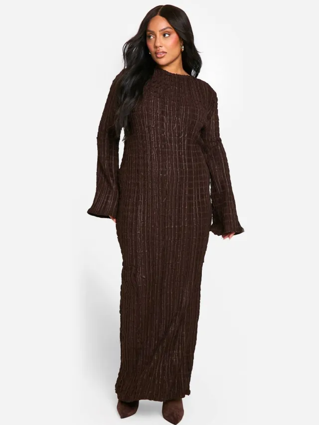 boohoo Dames PLUS GETEXTUREERDE MAXI-JURK MET UITLOPENDE MOUWEN Chocoladebruin