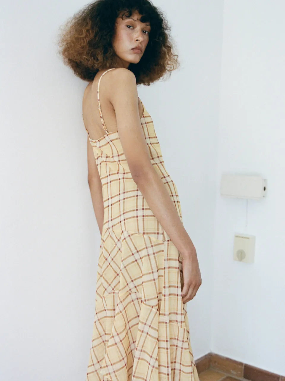 Mango viscose geruite midi jurk - lichtgeel, foto 2