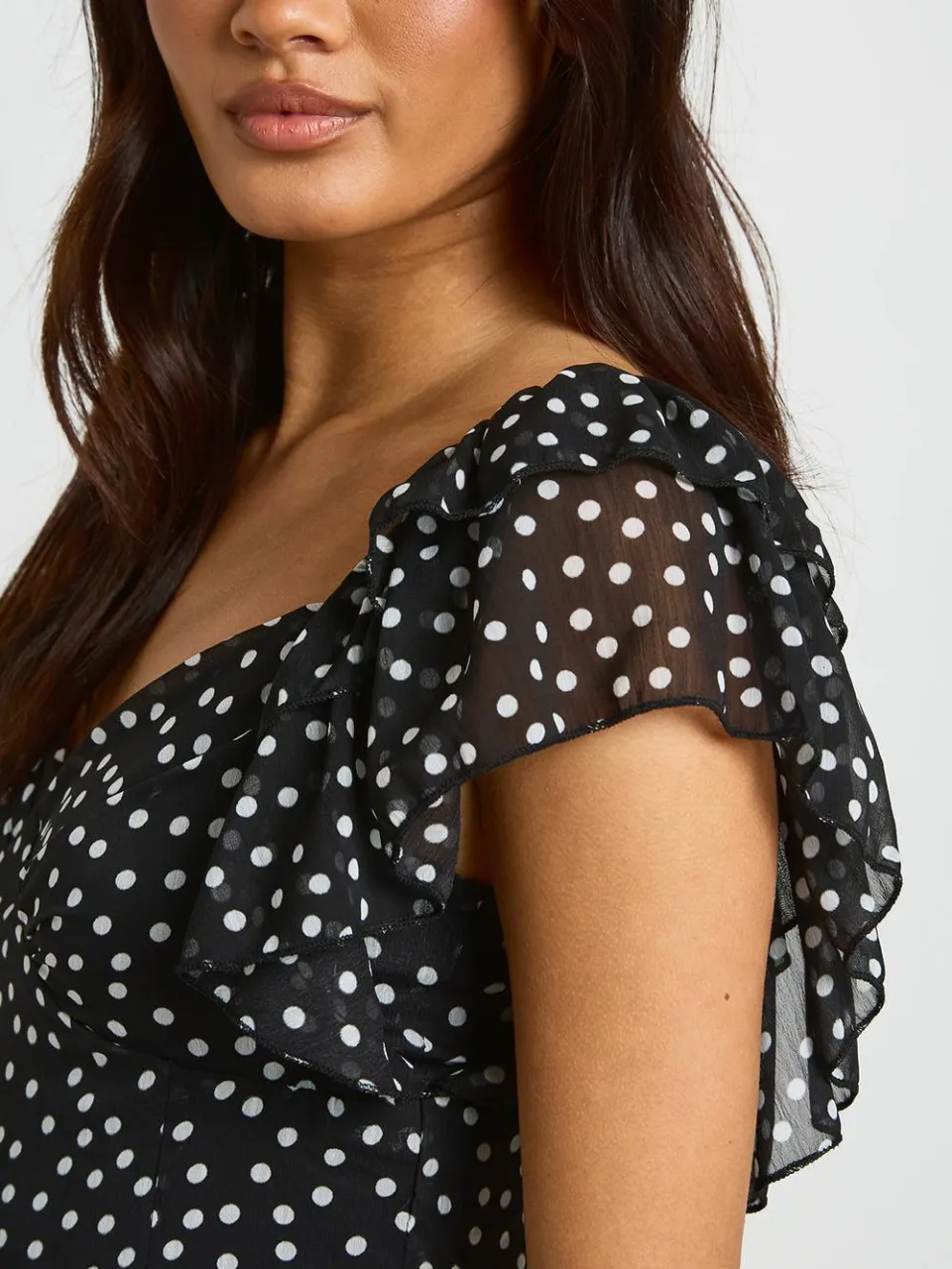 boohoo Dames Polkadot Mini-jurk Met Engelmouwen zwart, foto 4