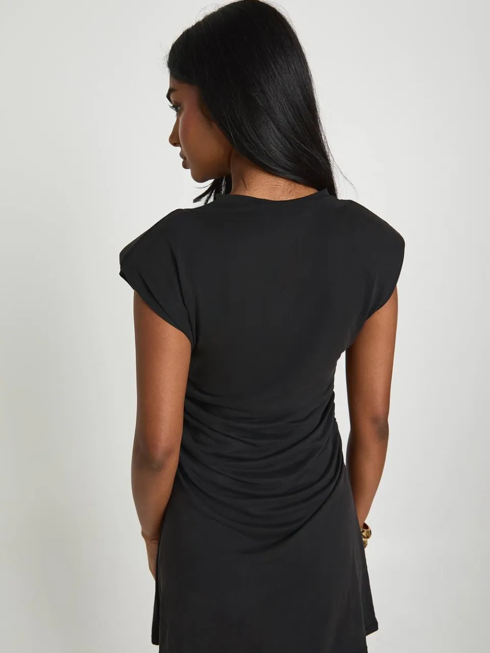 boohoo Dames Mini Jurk Met Schoudervulling Detail En Geplooide Taille zwart, foto 3