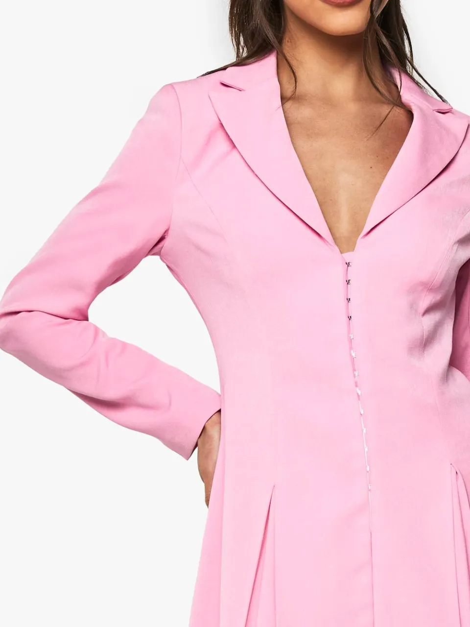 boohoo Dames Maatgemaakte blazerjurk met haak- en oogdetail en getailleerde taille roze, foto 4
