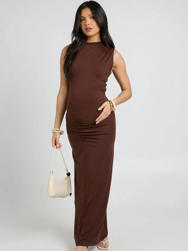 boohoo Dames Zwangerschaps Maxi Jurk Met Gedraaide Bardot Hals Chocoladebruin