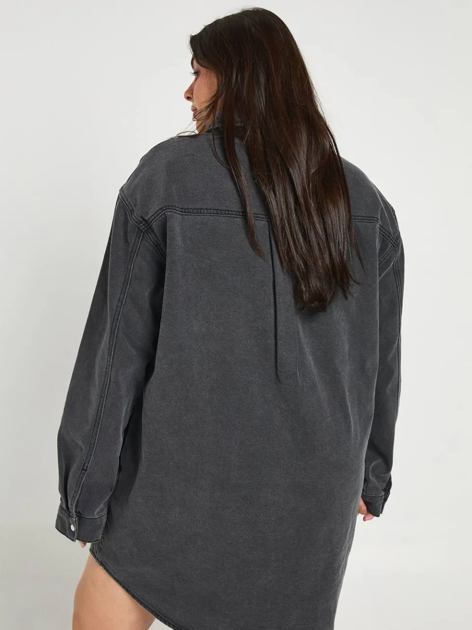 boohoo Dames Plus Oversized Denim Jurk Met Overhemdmodel, foto 2