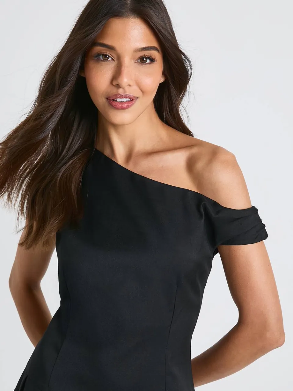 boohoo Dames Asymmetrische geplooide skaterjurk met afvallende zoom zwart, foto 4