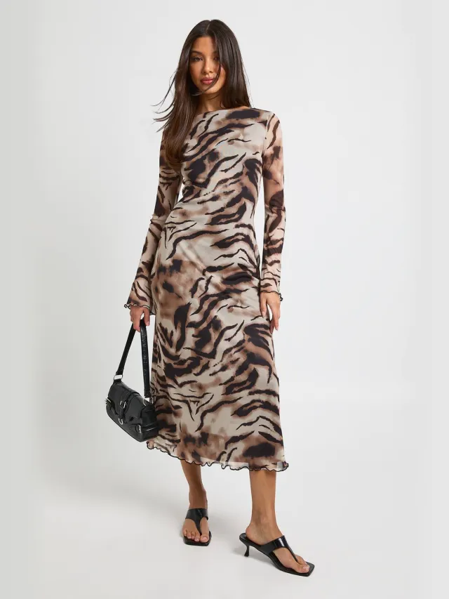 boohoo Dames Tonale Zebraprint Fit & Flare Mesh Midaxi Jurk Zand