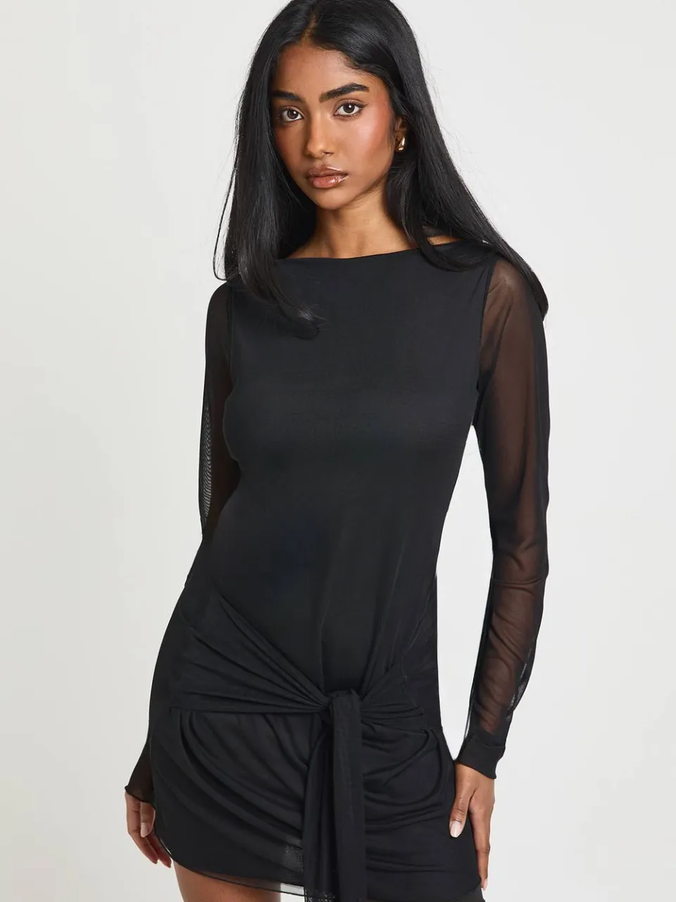 boohoo Dames Mini Jurk met Knoopdetail en Lange Mouwen zwart, foto 2