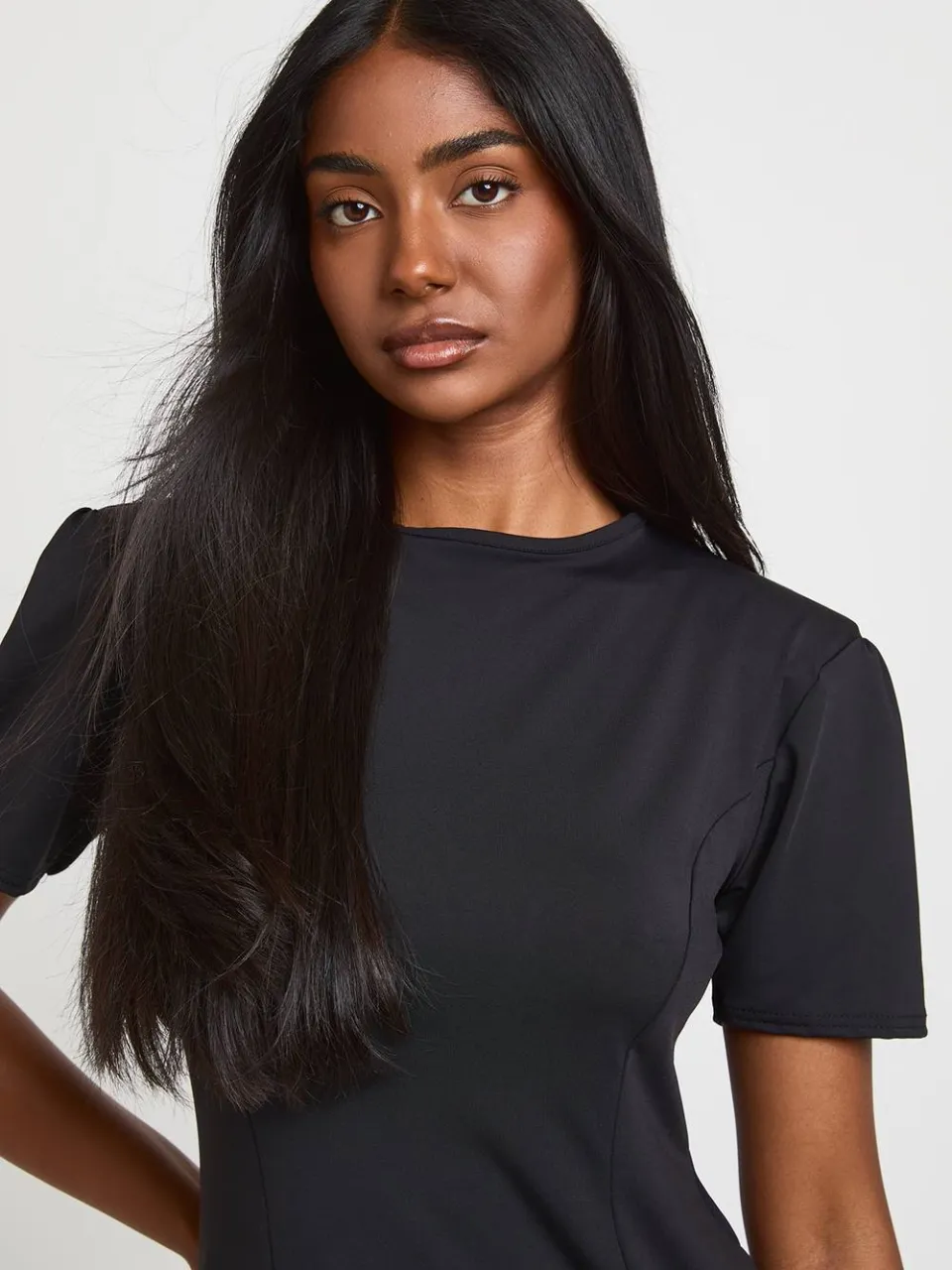 boohoo Dames Superzachte Mini-jurk Met Naaddetail En Schoudervulling zwart, foto 4