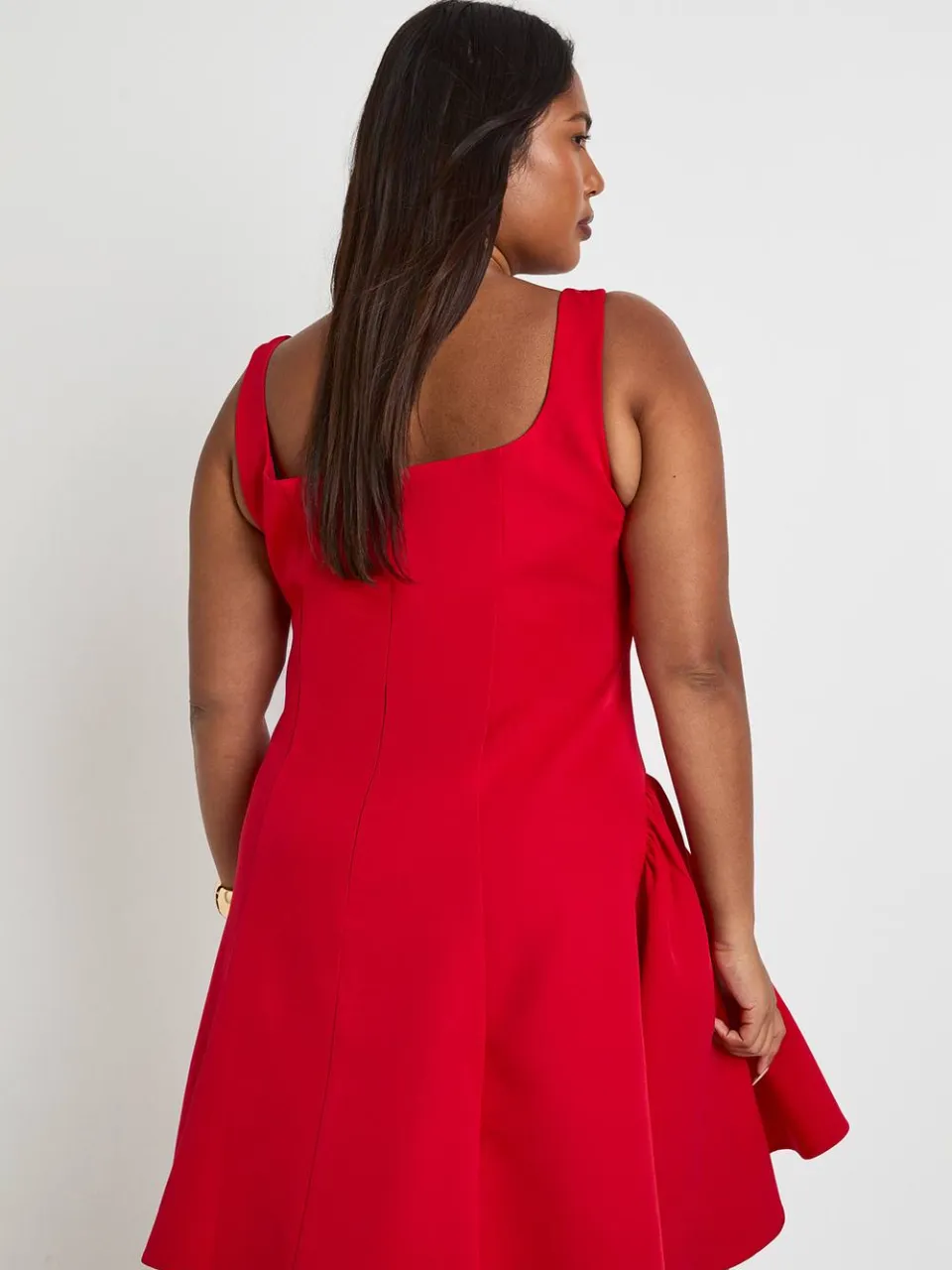 boohoo Dames Plus geraffeld bandeau puffball skaterjurk rood, foto 2