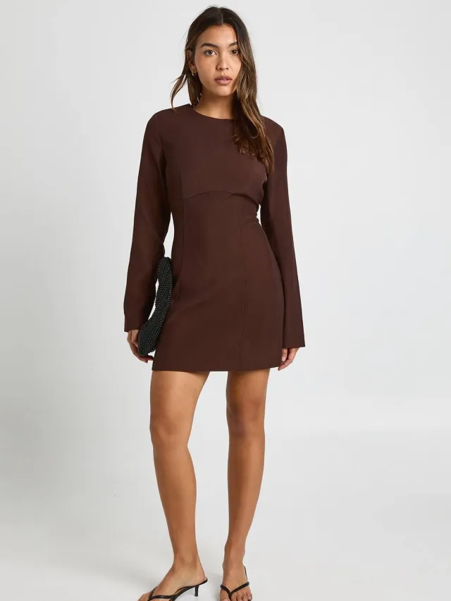 boohoo Dames Lange mouwen getailleerde shiftjurk Chocoladebruin