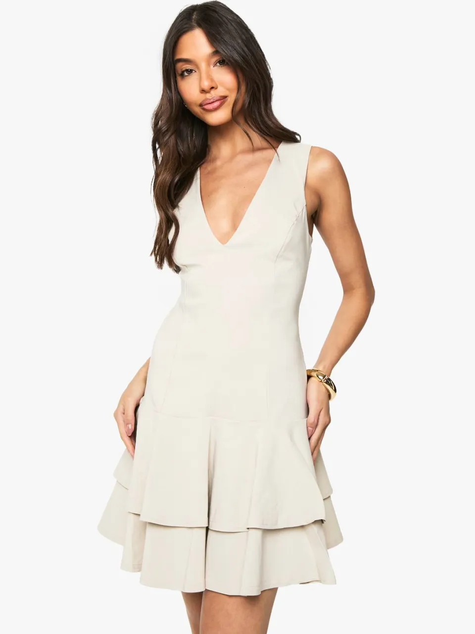 boohoo Dames Bengaline plunge mini-jurk met ruchenzoom en shift-silhouet steen, foto 3