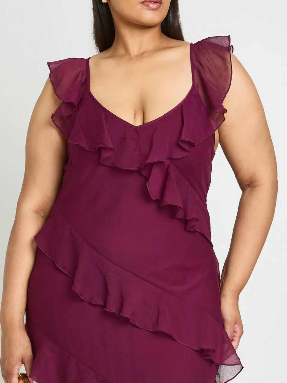 boohoo Dames Plus Bloemen Ruches Maxi Jurk pruim, foto 3
