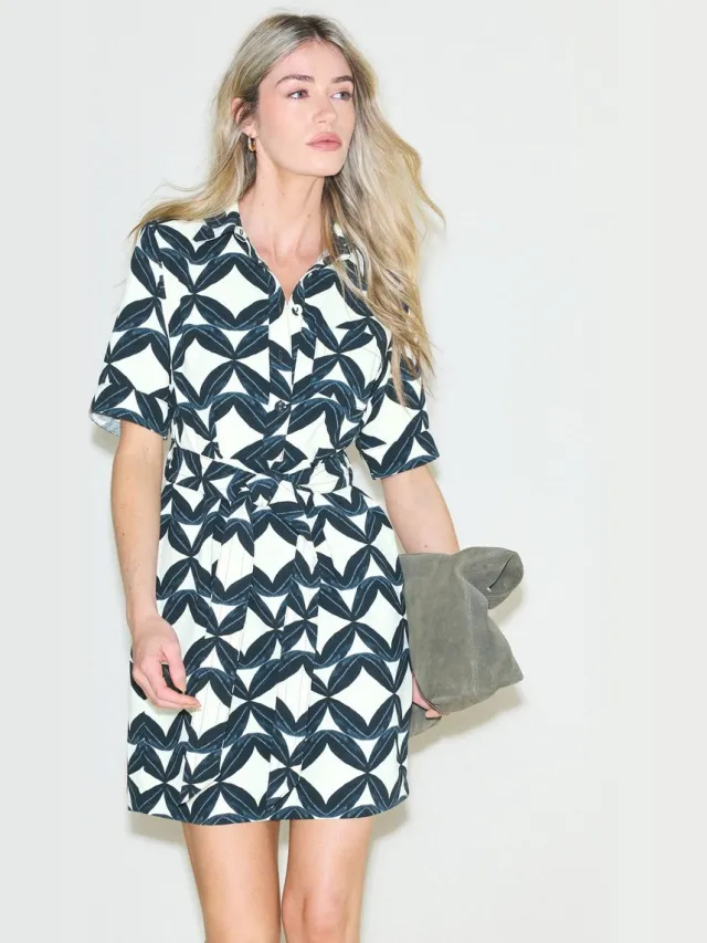 Next Dames - Mini overhemdjurk met korte mouwen en gestrikte taille - Tall - Blauw Navy Blue Geo Printed