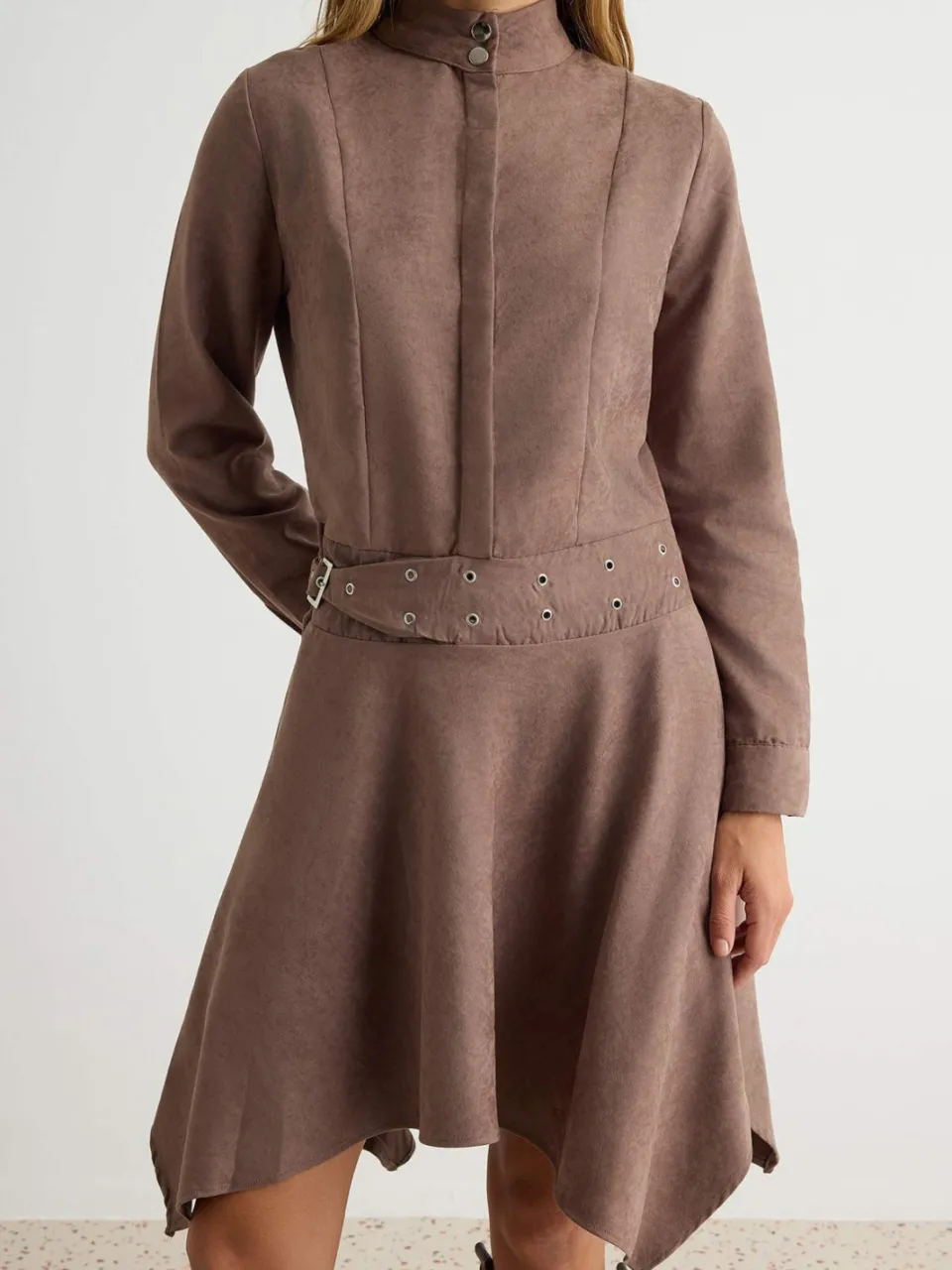 Trendyol TRENDYOLMİLLA Dames Bruin Effen Midi Lang Blazerjurk Jurken, foto 2