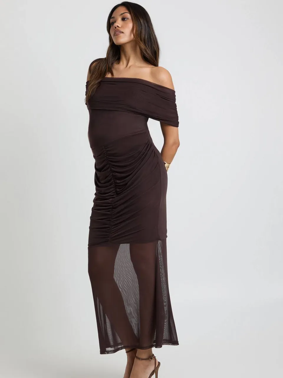 boohoo Dames Zwangerschaps Geplooid Bardot Mesh Zoom Midaxi chocoladebruin, foto 4