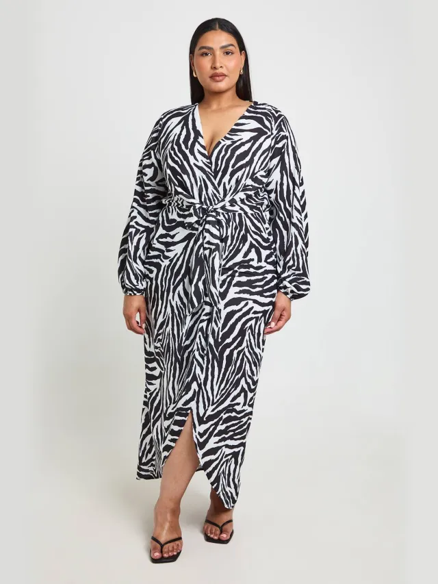 boohoo Dames Plus Maxi Jurk Met Zebratextuur En Strikdetail Zwart