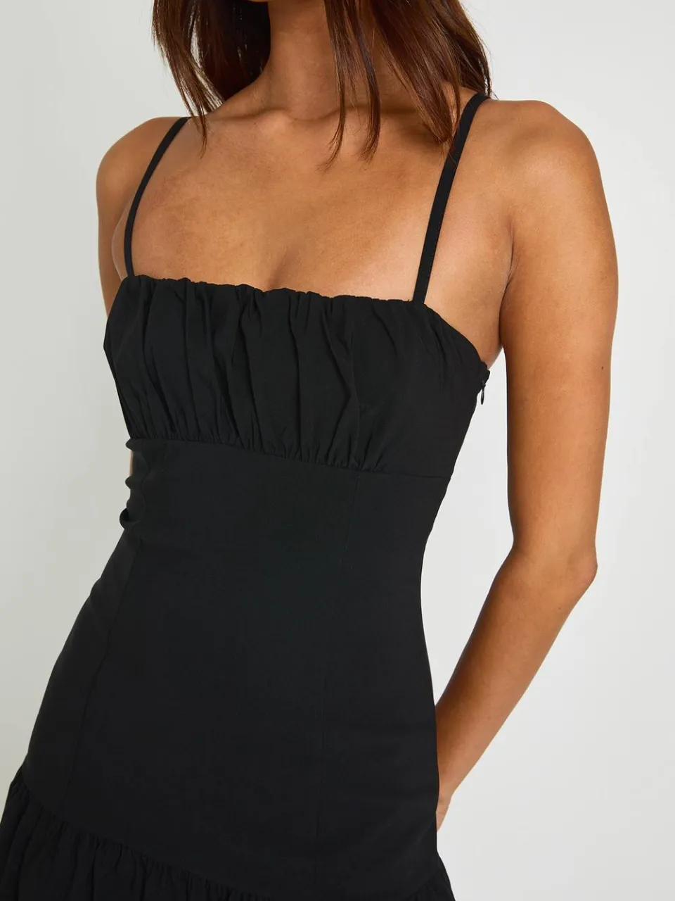 boohoo Dames Bengaline Jurk Met Geplooid Buste Detail En Verlaagde Taille In Midaxi Lengte zwart, foto 3