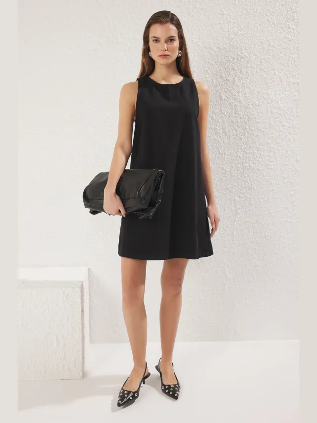 Trendyol TRENDYOLMİLLA Dames Zwart Effen Kort / Mini Mouwloos Casual Recht Jurken