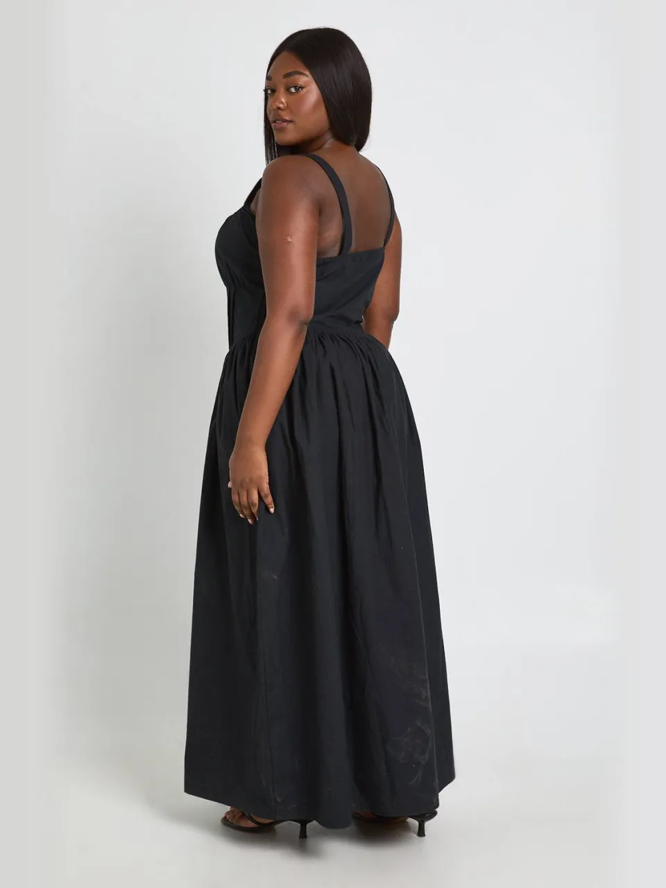 boohoo Dames Plus Jurk Met Lijfdetail En Strikje Vooraan In Maxi Skater Stijl zwart, foto 2