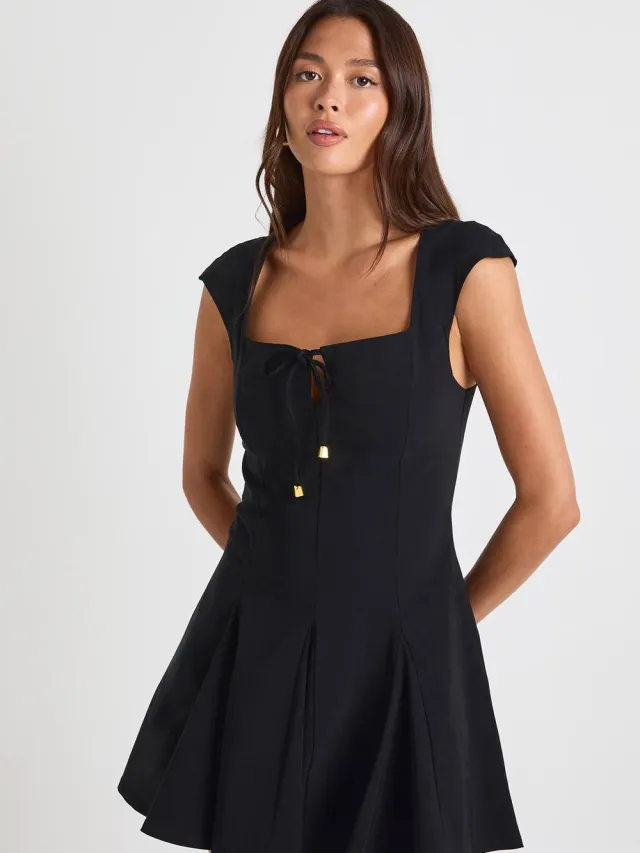 boohoo Dames Bengaline skaterjurk met boezemstrik Zwart