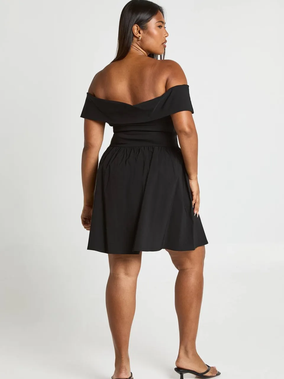 boohoo Dames Plus Gouden Rand Bardot Skater, foto 2