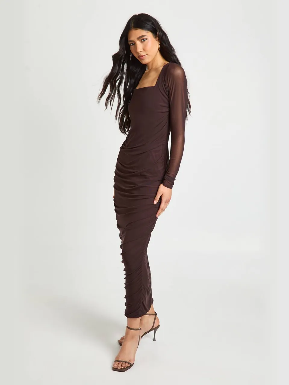 boohoo Dames Tall Mesh Vierkante Hals Gerimpelde Midi Jurk chocoladebruin, foto 3