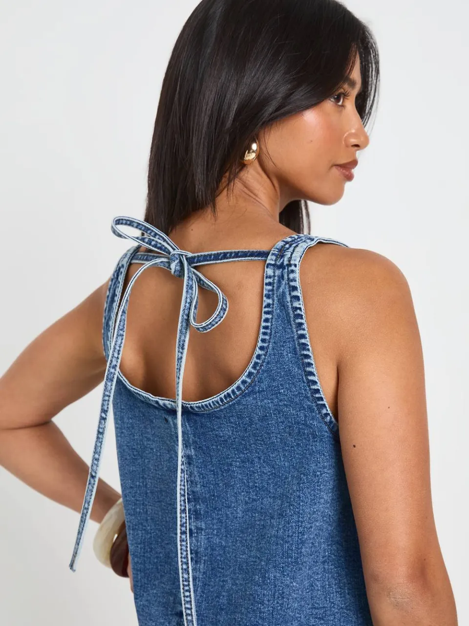 boohoo Dames Petite A-lijn Denim Mini Jurk Met Vierkante Hals, foto 2