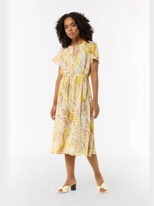 Comma female - Chiffon jurk met een bateau halslijn en plooitjes geel