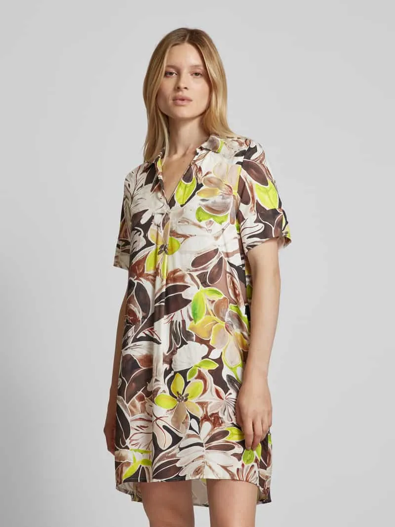 HeartKiss Knielange jurk met V-hals Beige