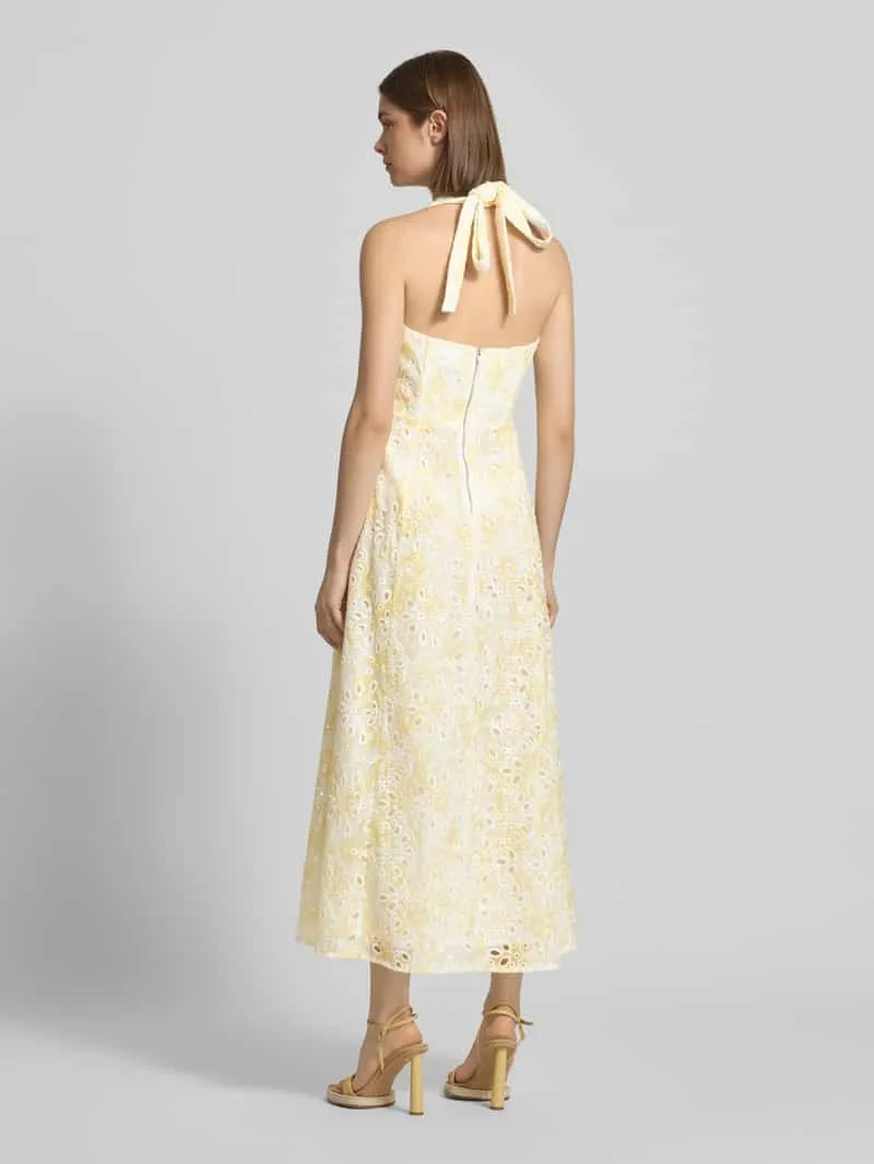 bardot midi-jurk met halter en ajourwerk model 'POLLIE' geel, foto 4