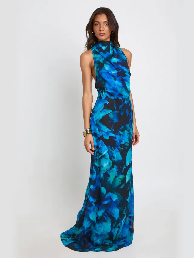 boohoo Dames Lange Bedrukte Chiffon Maxi Jurk Met Hoge Waterval Hals En Open Rug Kobaltblauw
