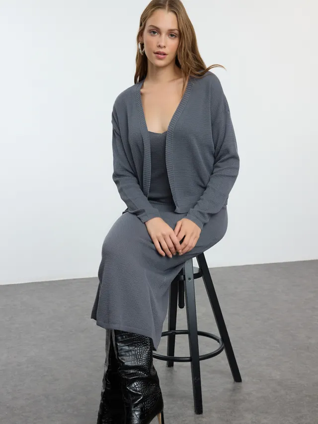 Trendyol TRENDYOLMİLLA Dames Grijs Effen Midi Lang Casual Recht Jurken