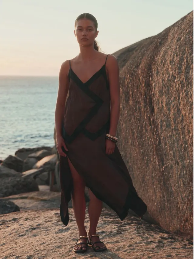 Next Dames - Jurk met puntige zoom - Bruin Chocolate/Black