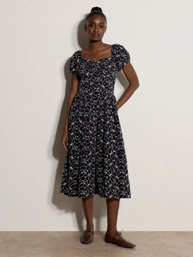 Apricot Midi-jurk met bloemenborduursel en gelaagde rok Marine