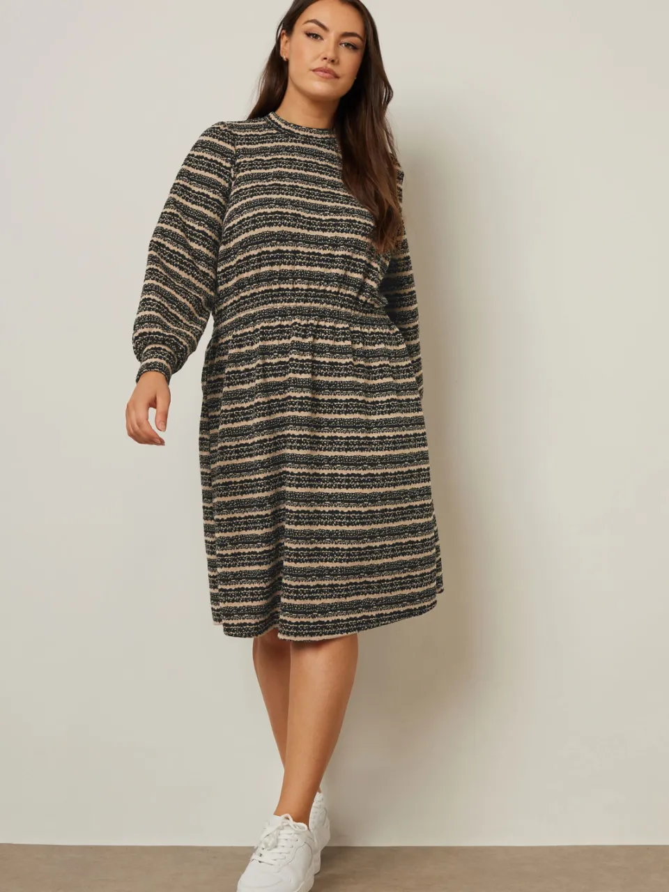Yours Geribbelde Midijurk Met Strepenprint En Hoge Hals In Zwart, foto 4