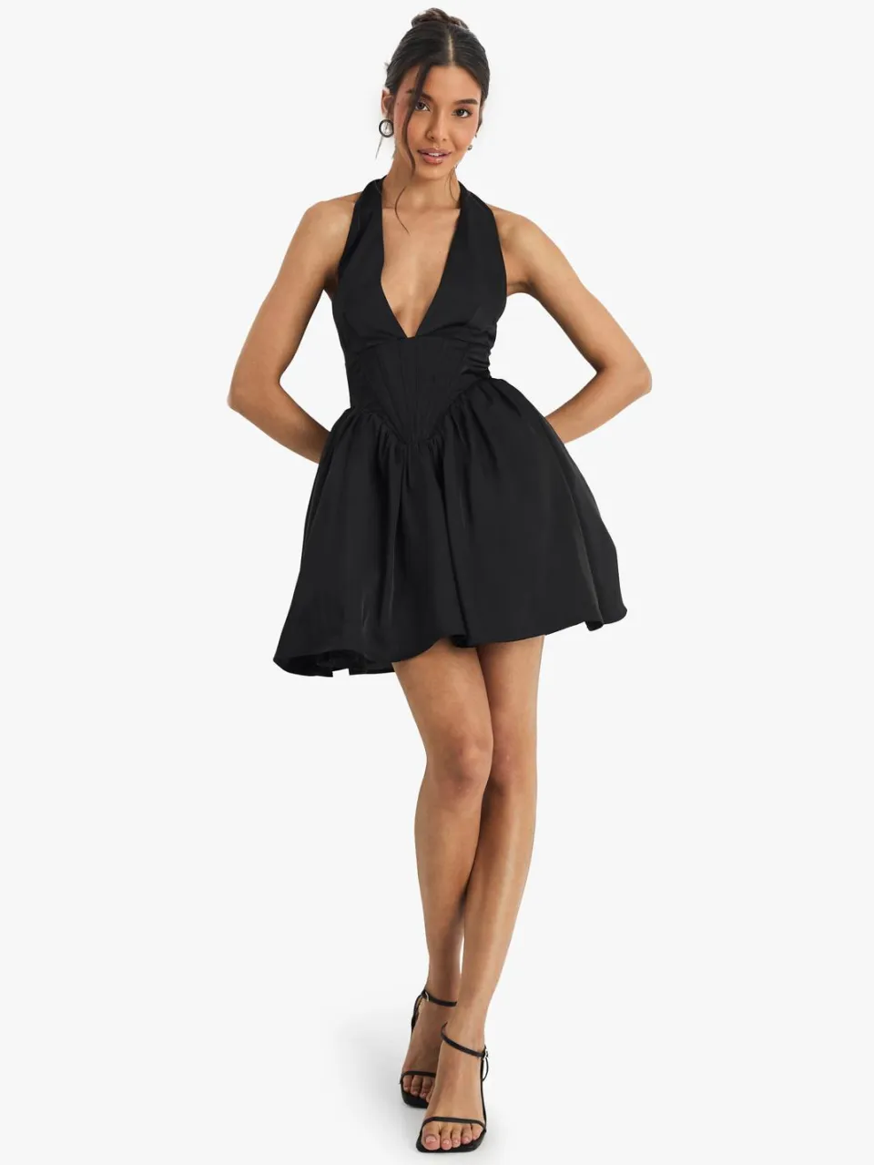 boohoo Dames Satijn Halterneck Verstevigd Detail Volume Mini Jurk zwart, foto 2