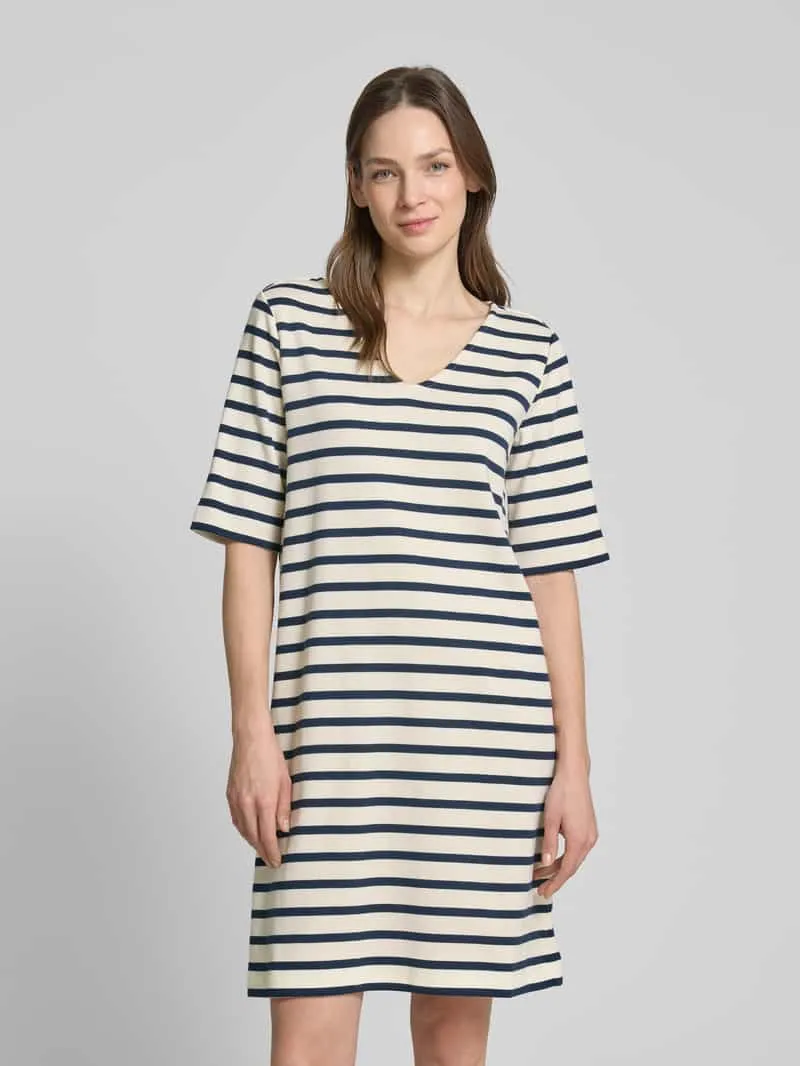 LANIUS Knielange T-shirtjurk met V-hals Offwhite