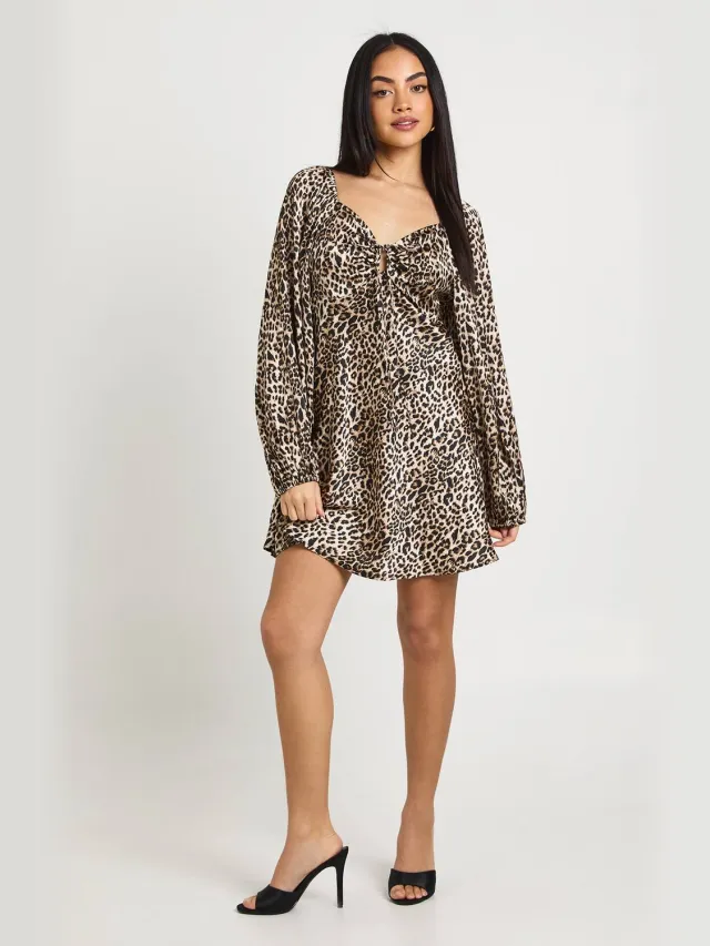 boohoo Dames Satijnen Mini Jurk Met Luipaardprint En Volumineuze Mouwen Chocoladebruin