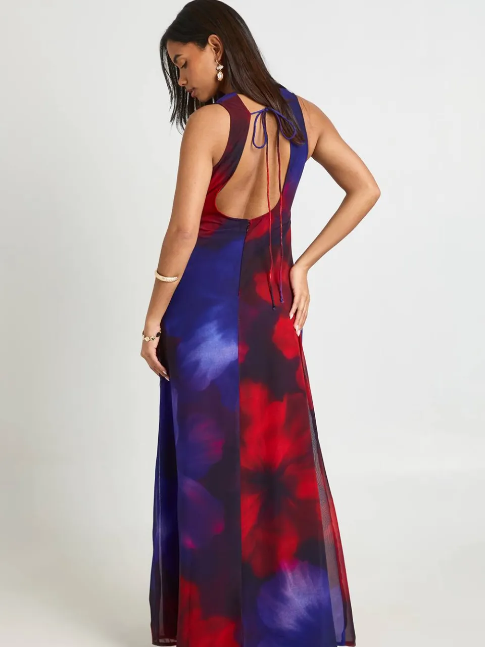 boohoo Dames Chiffon Maxi Jurk Met Bloemenprint En Waterval Halslijn kobaltblauw, foto 2