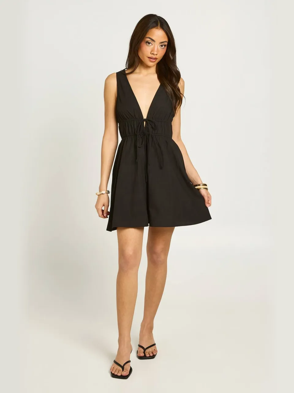 boohoo Dames Mini Skater Jurk Met Diepe V-hals En Strikdetail Vooraan zwart, foto 3