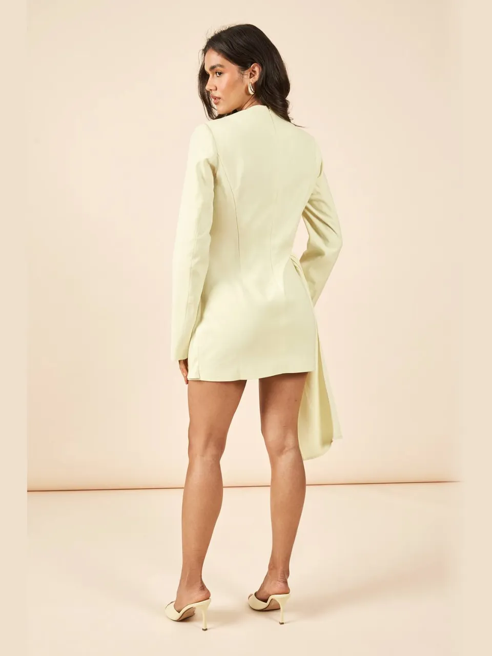 boohoo Dames Getailleerde Mini-jurk Met Goudkleurige Afwerking En Wikkeldetail, foto 2