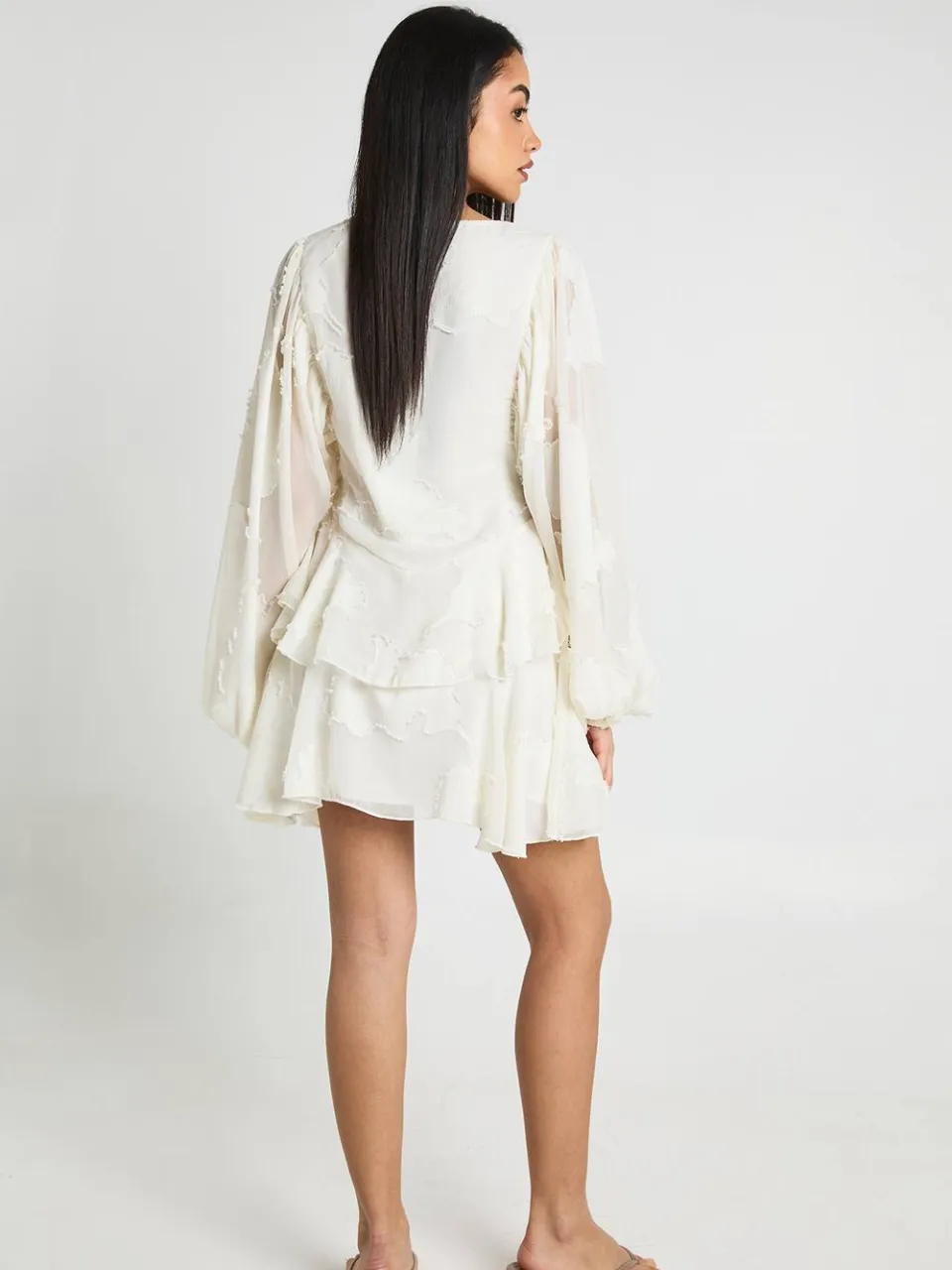 boohoo Dames Bloemige Burnout Mini-jurk Met Volumineuze Mouwen En Ruches Zoom ivoor, foto 2