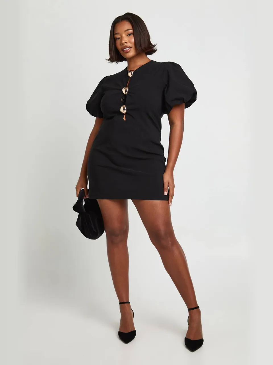 boohoo Dames Plus Gouden Afwerkingsdetail Pofmouw Shiftjurk Zwart